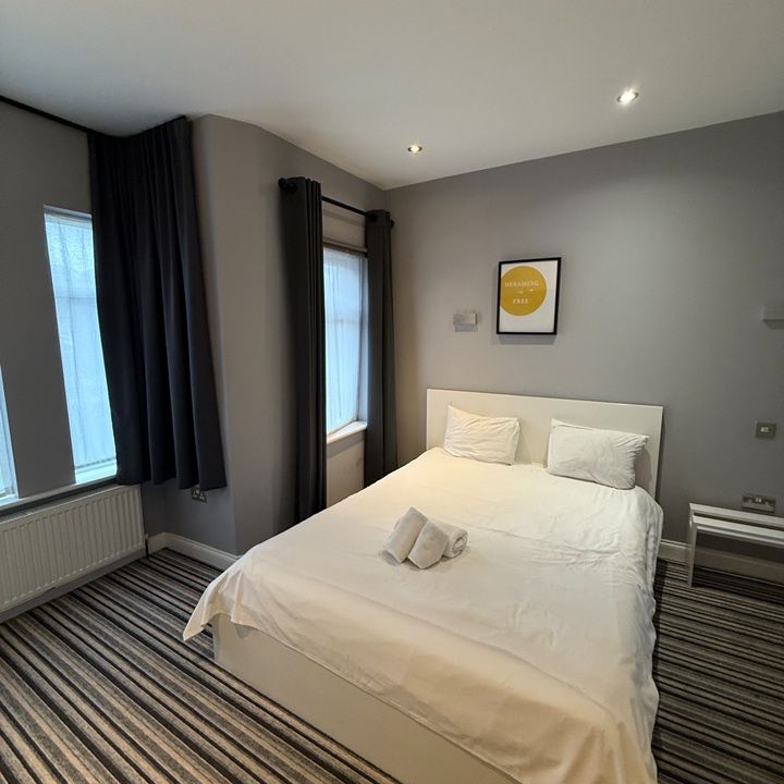 Bedsit, High Town Road, LU2 - Photo 1