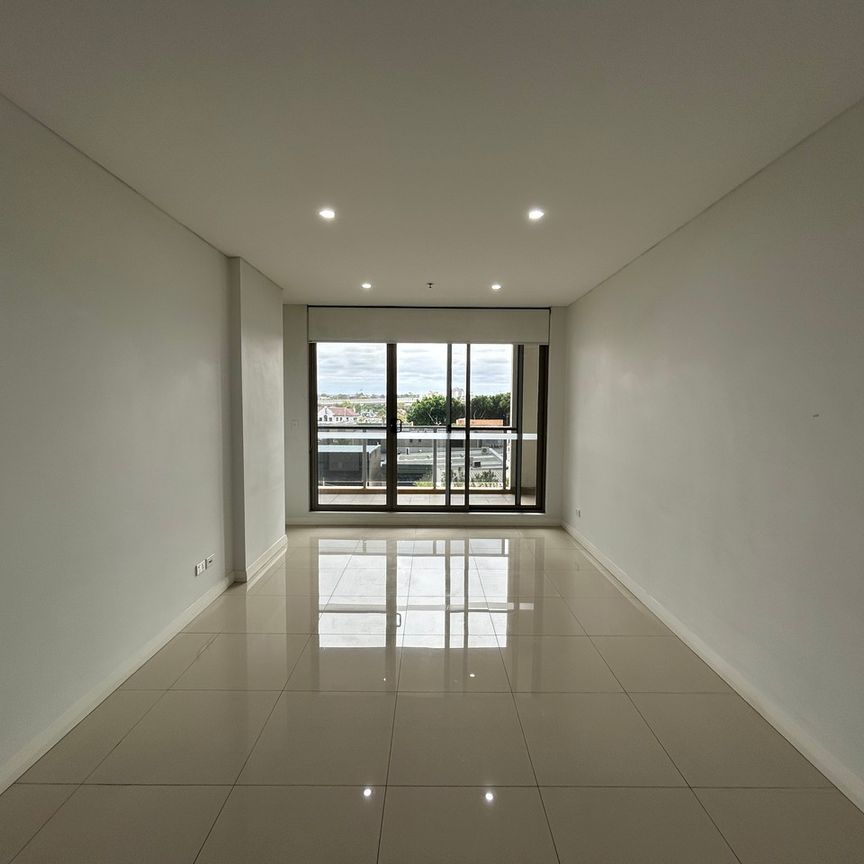 307/12 East Street Granville - Photo 1