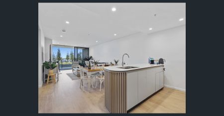 Modern Waterfront Apartment with Panoramic Broadwater Views! - Photo 5