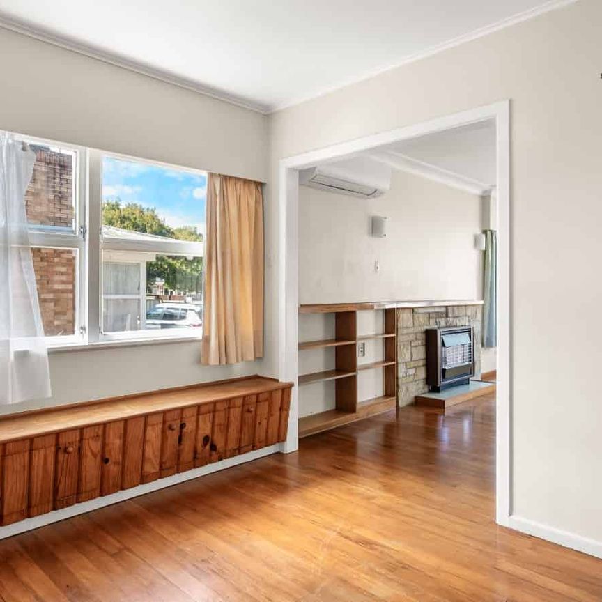 Chartwell Family Home - Photo 1