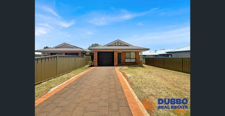 FOUR BEDROOM HOME IN EAST DUBBO - Photo 4