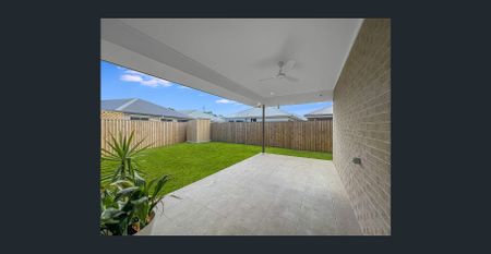 Modern Family Living in the Heart of Palmview - Photo 2