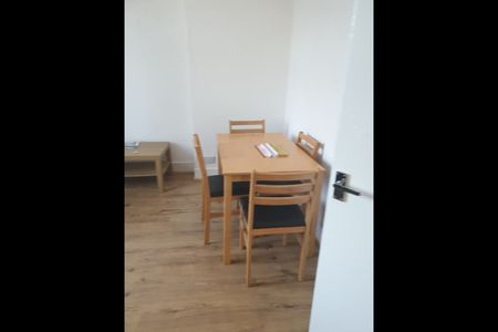 2 Bed Flat, Chandos Road, NW2 - Photo 4