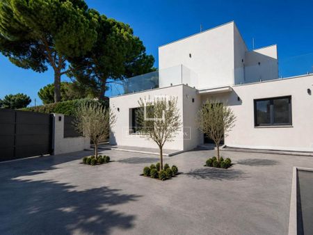 Luxury Villa for rent in Las Rozas de Madrid, Spain - Photo 5