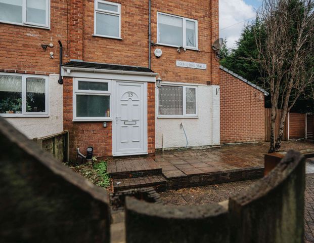 Axbridge Walk Room 1 - Photo 1