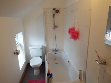 Flat 3, 119 Musters Road, NG2 7PX, NOTTINGHAM - Photo 3