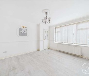 Staithe Gardens, Leeds, LS10 - Photo 1