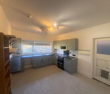 5 bedroom semi-detached house to rent - Photo 5