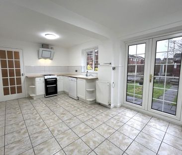 3 bedroom detached house to rent - Photo 4