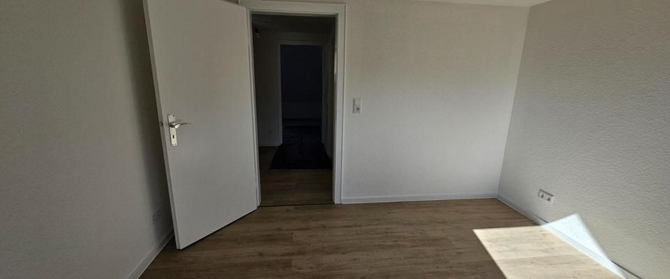 Gemütliche 3-Zimmer DG-Wohnung an den Barmer Anlagen - Photo 1
