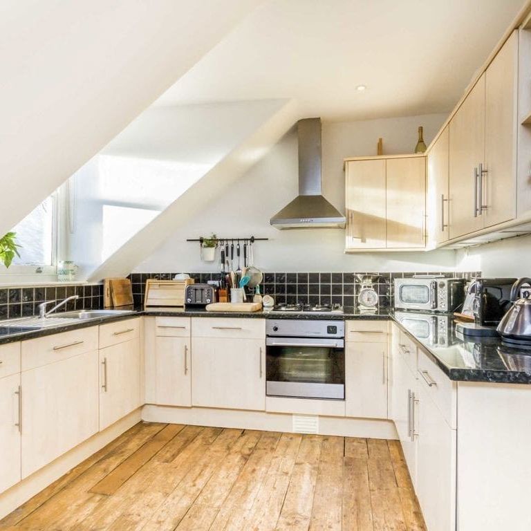 St. James Terrace, SW12 8HJ, London - Photo 1