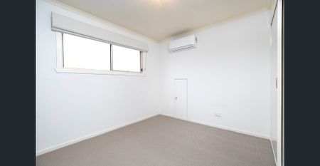 PRICE DROP! Low Maintenance Three Bedroom Townhouse! - Photo 2