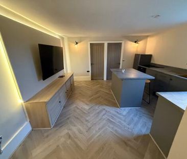 56 Peel Close - Photo 1