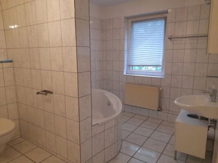 Helle, großzügige 2-Zimmerwohnung am Rand des östlichen Ringebietes - Photo 2