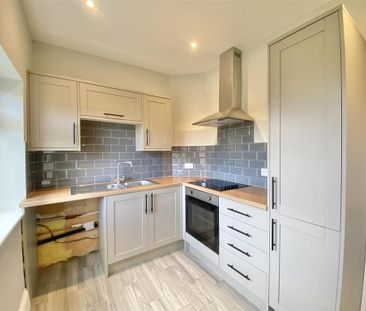 2 bedroom terraced house to rent - Photo 5