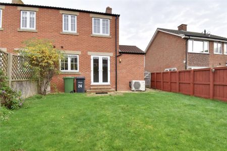 3 bedroom semi-detached house to rent - Photo 5