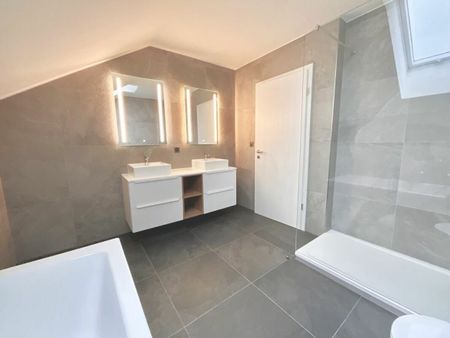 Superbe appartement rénové de 4.5 pièces - plein centre de Tramelan - Foto 3