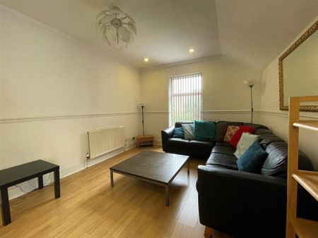 3 bedroom apartment to rent - Photo 2