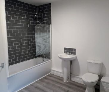 2 bedroom end of terrace house to rent - Photo 4