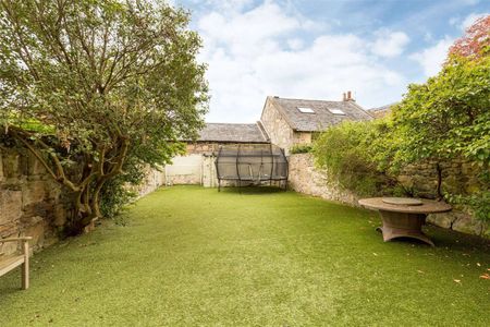 This main door five bedroom property offers flexible living over three levels: ground floor, lower ground and basement. - Photo 3