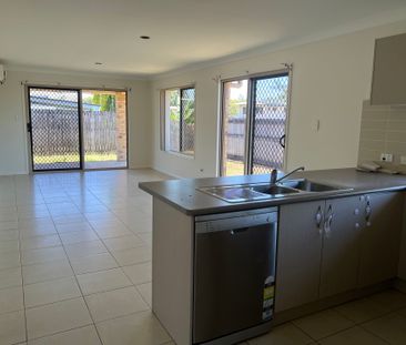 Your Next Family Home Awaits in North Mackay! - Photo 5