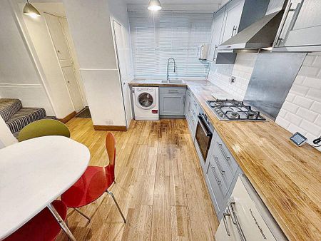 1 bedroom in a house share to rent - Photo 5