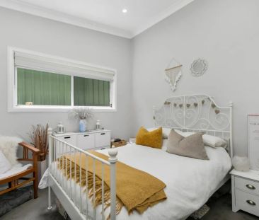 Modern granny flat in a quiet location yet handy to local shops and... - Photo 3