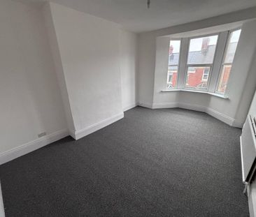 3 bedroom flat to rent - Photo 1