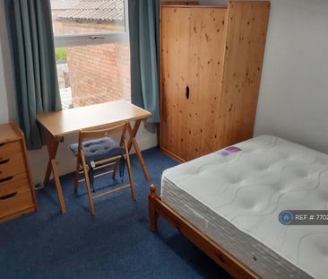 1 bedroom in a house share to rent - Photo 3