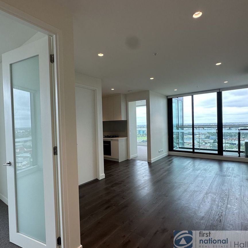 Welcome to THE LONSDALE - Photo 1