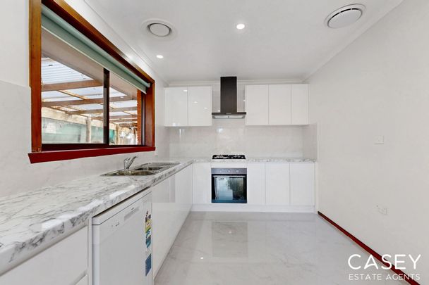 5 Roma Avenue, Cranbourne - Photo 1