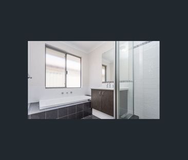 Bright & Modern - Photo 1