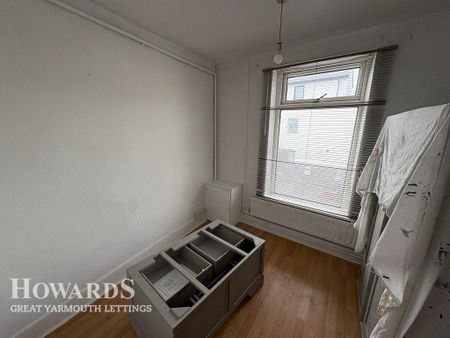 4 bedroom terraced house to rent - Photo 2