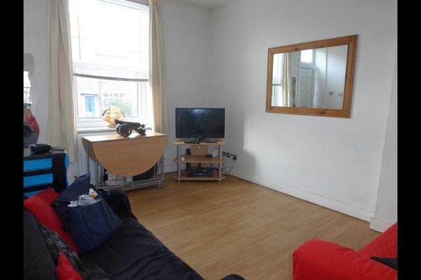 Room in a Shared House, Norman Row, LS5 - Photo 1