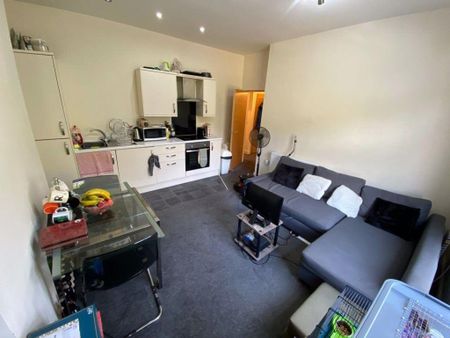 2 bedroom flat to rent - Photo 3