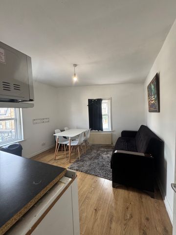 1 Bed Flat, Elder Road, SE27 - Photo 2