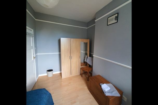 Room in a Shared House, Ashmead Road, SE8 - Photo 1