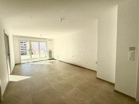 Location Appartement 2 pièces NICE 06300 - Photo 3