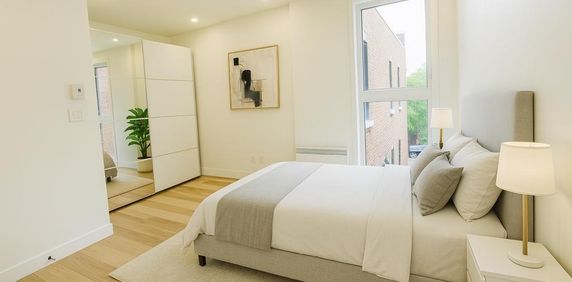 2 chambres lumineux avec grand balcon privé sur ruelle - Photo 2