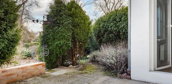 WOHNTRAUM mit Gartenidylle: Moderne Mietwohnung mit Terrasse und ERSTBEZUG nach Sanierung! - Photo 2