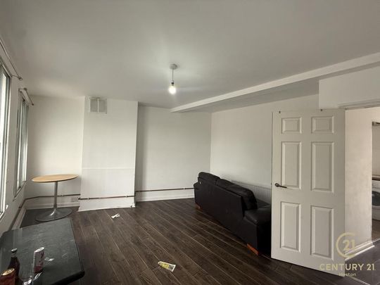 3 bedroom flat to rent - Photo 1