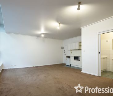 2/92 Grey Street, St Kilda VIC 3182 - Studio For Rent | Domain - Photo 1