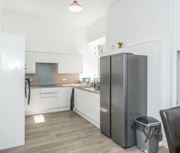 5 bedroom flat share to rent - Photo 4