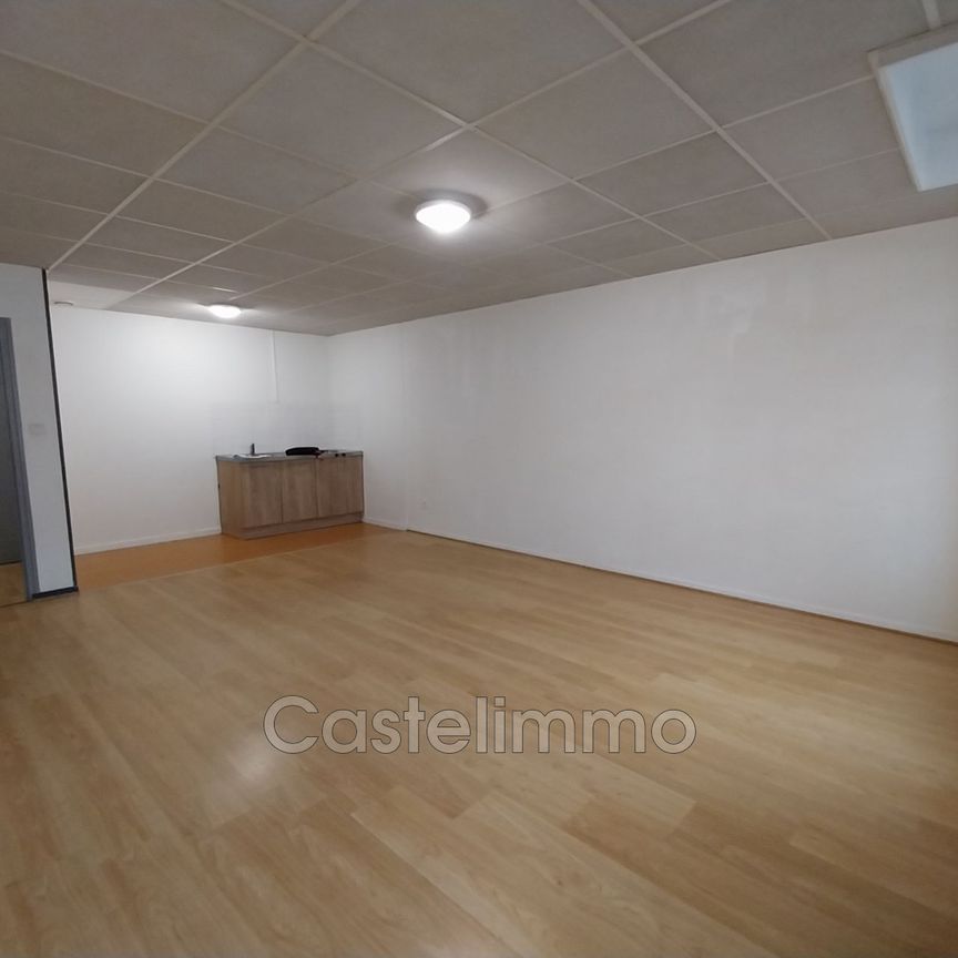 Location Appartement 2 pièces 47m² CASTELSARRASIN 82100 - Photo 1