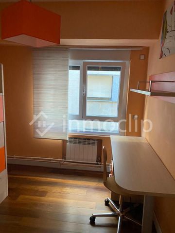 Piso de alquiler en Calle Villar y Macías, Sancti Spiritus - San Juan - Photo 3