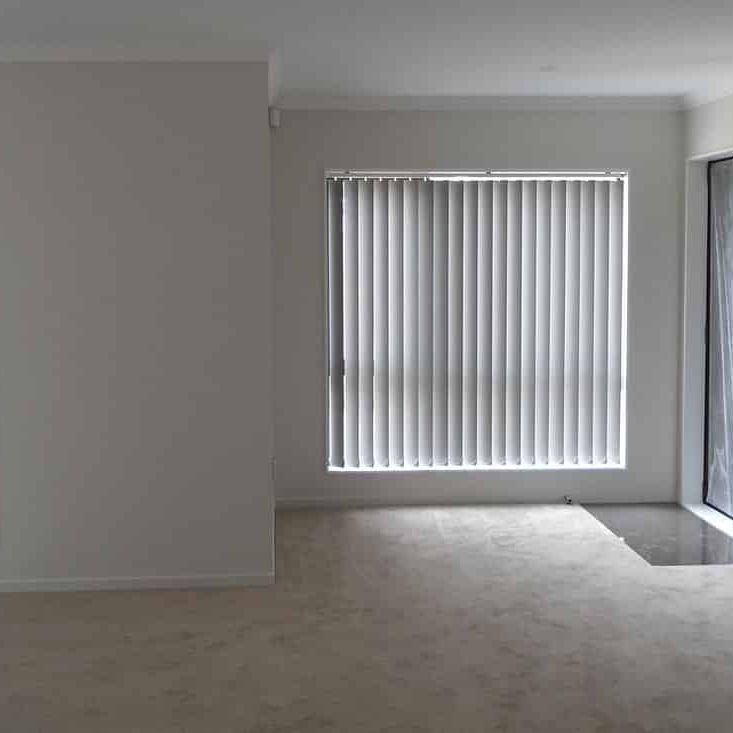 MODERN, SUNNY & SPACIOUS 3 BEDROOMS HOUSE - Photo 1