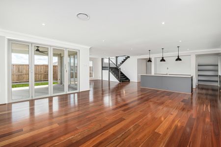 Near New Two Storey Home with views! - Photo 4