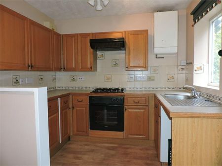 2 Bedroom Semi-Detached House - Photo 4