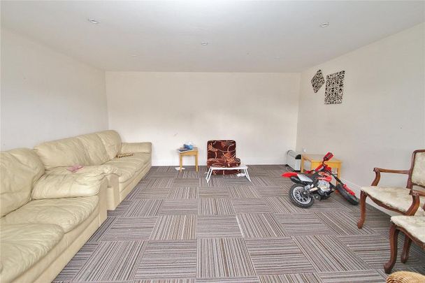 Elm Close, Horsell, Surrey, GU21 - Photo 1