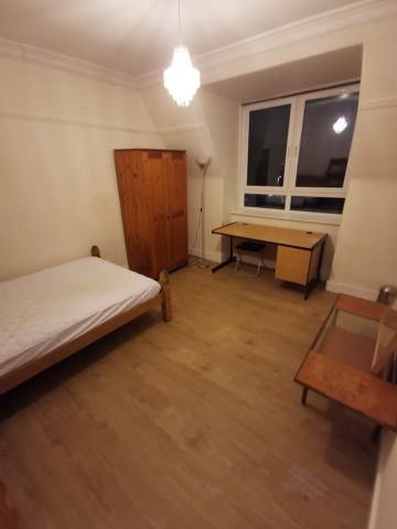 4 Bed Flat, Top Floor, AB24 - Photo 3